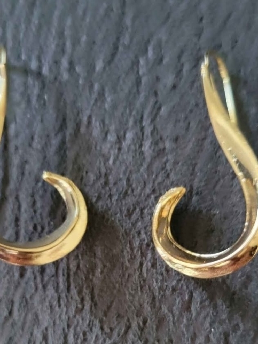 NWOT Gold Women’s Hoop Earrings - Elegant Gold Tone